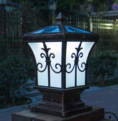 军垦路街道柱头灯 军垦路街道柱头灯